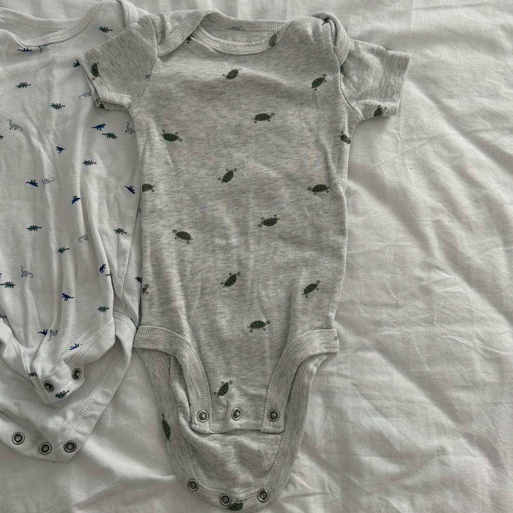 Assorted Baby Onesies and Pants Set 3-6 months - Picture 7 of 10